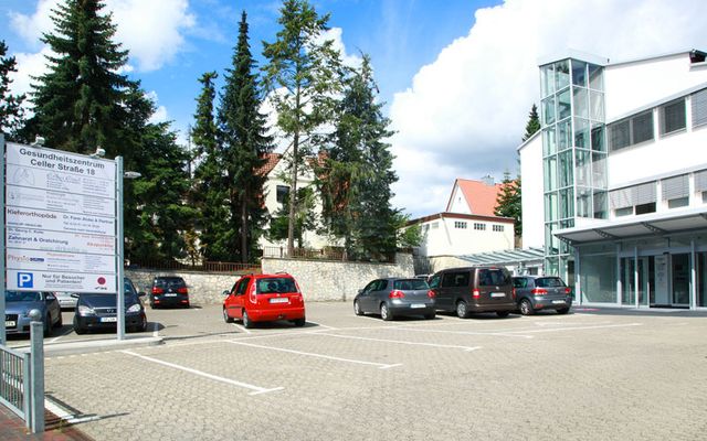 PHYSIO Gifhorn, Parkplatz vor der Praxis